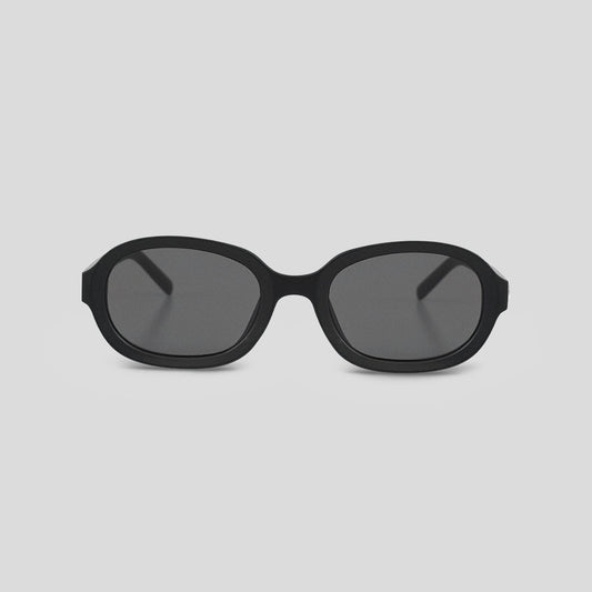 UNDERWATER Matte Black Oval Sunglasses