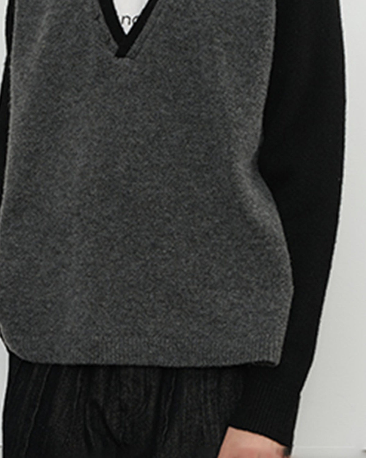 KREATE V-Neck Buttoned Color-Blocked Sweater