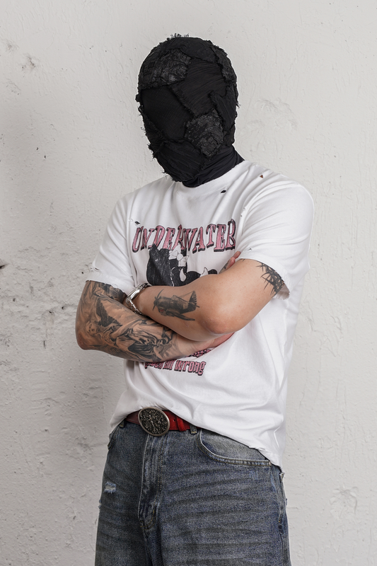 UNDERWATER Distressed Black Cat Graphic T-Shirt