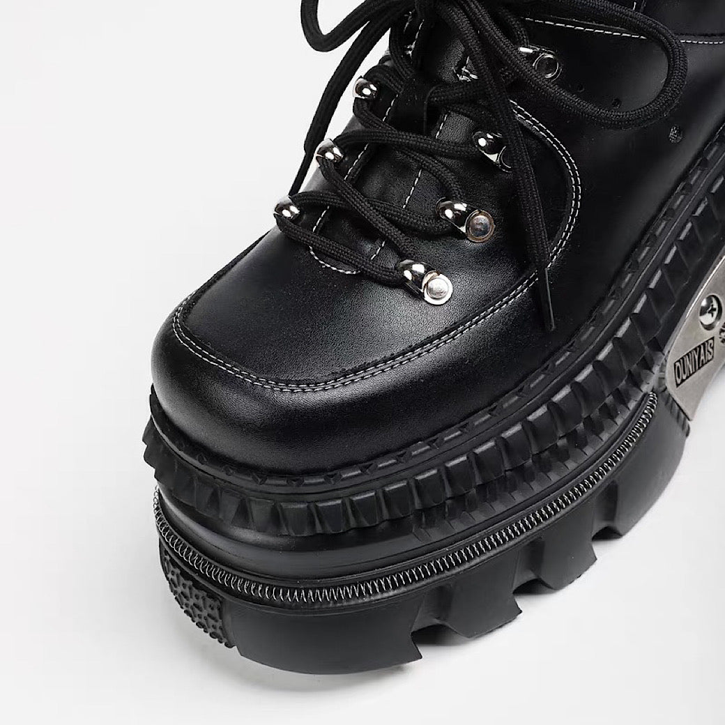 High-up platform silhouette black casual sneakers