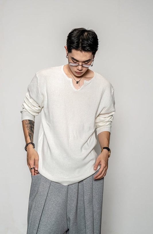 V-neck knit shirt