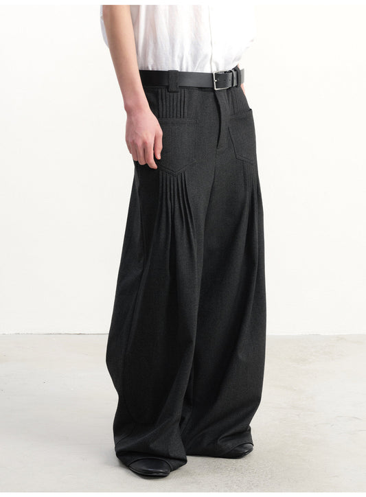 Wide-leg pants with pleated pockets