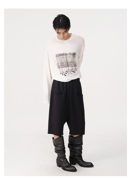 Low-rise shorts with pockets