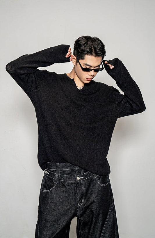 V-neck knit shirt