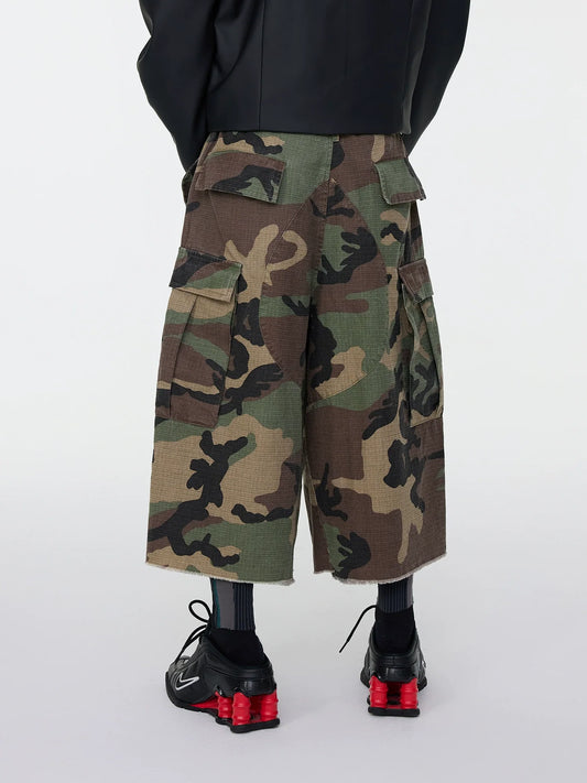 Camouflage Multi-Pocket Cargo Half Pants