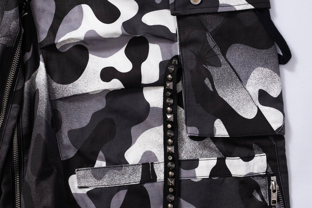 FVVO Distressed Rivet Strap Cargo Shorts Camo