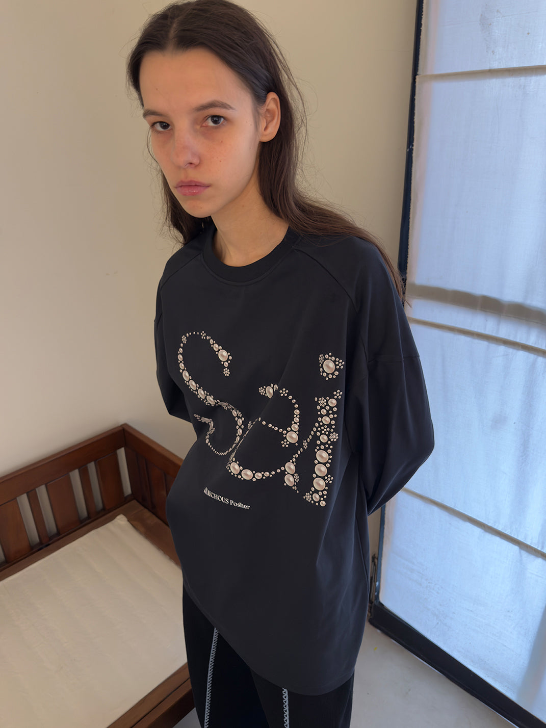 Sai Pearl Letter Print Long Sleeve T-Shirt