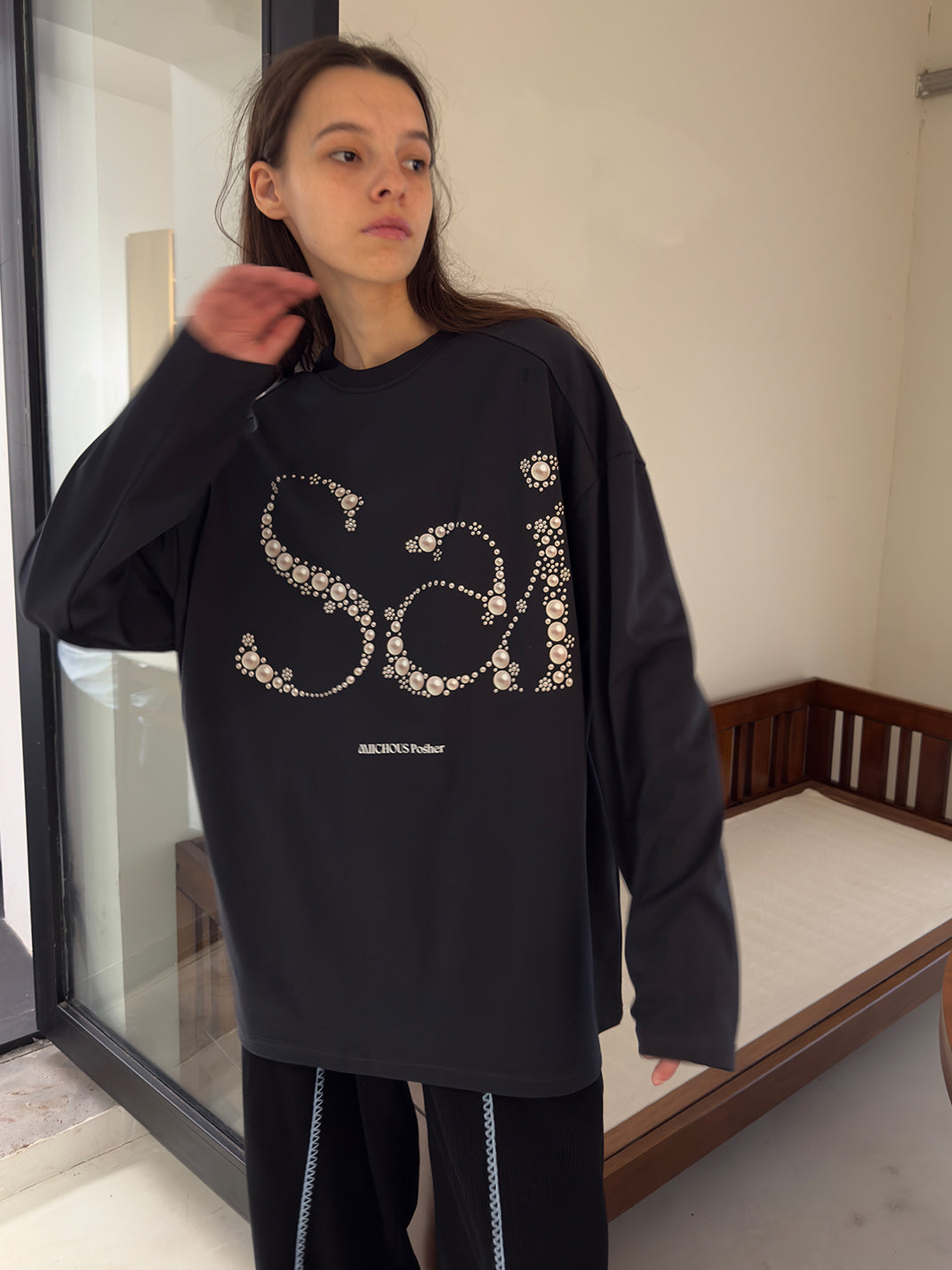 Sai Pearl Letter Print Long Sleeve T-Shirt