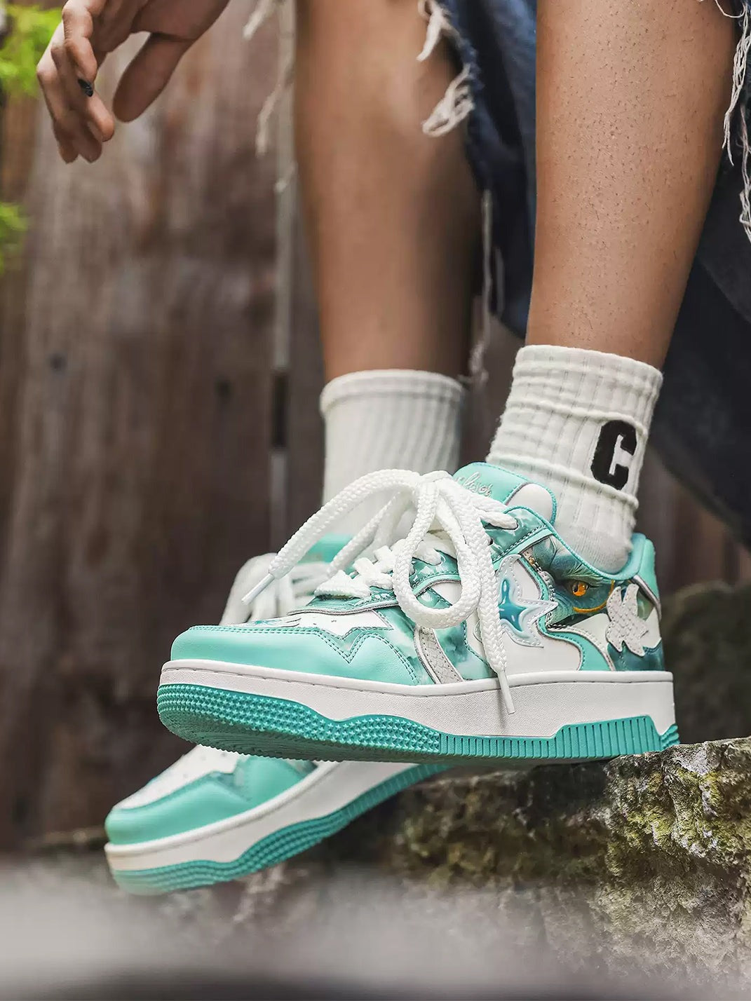 Green Star-Patch Platform Skate Sneakers