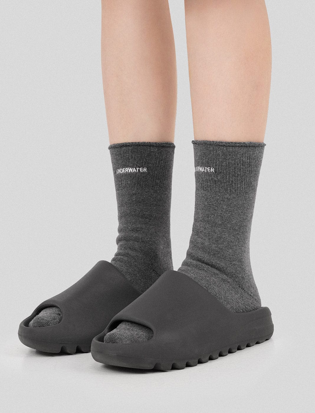 UNDERWATER Embroidered Socks Grey