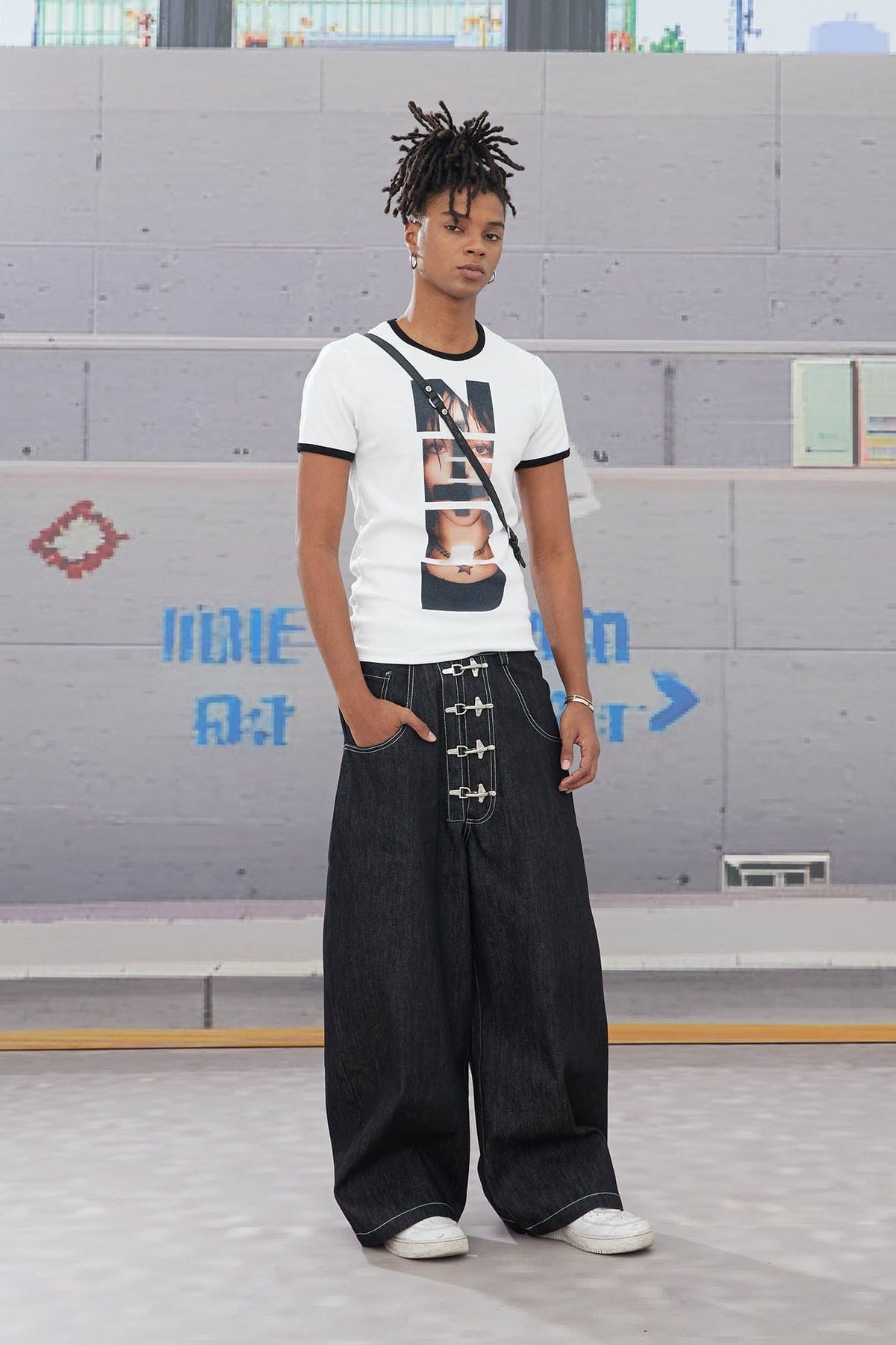DND4DES Airplane-Buckle Curved Baggy Jeans