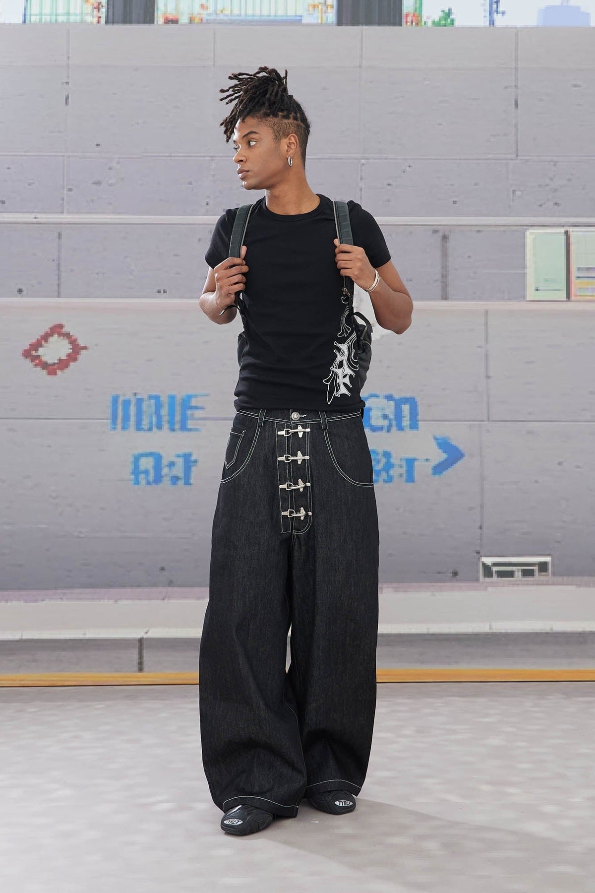 DND4DES Airplane-Buckle Curved Baggy Jeans