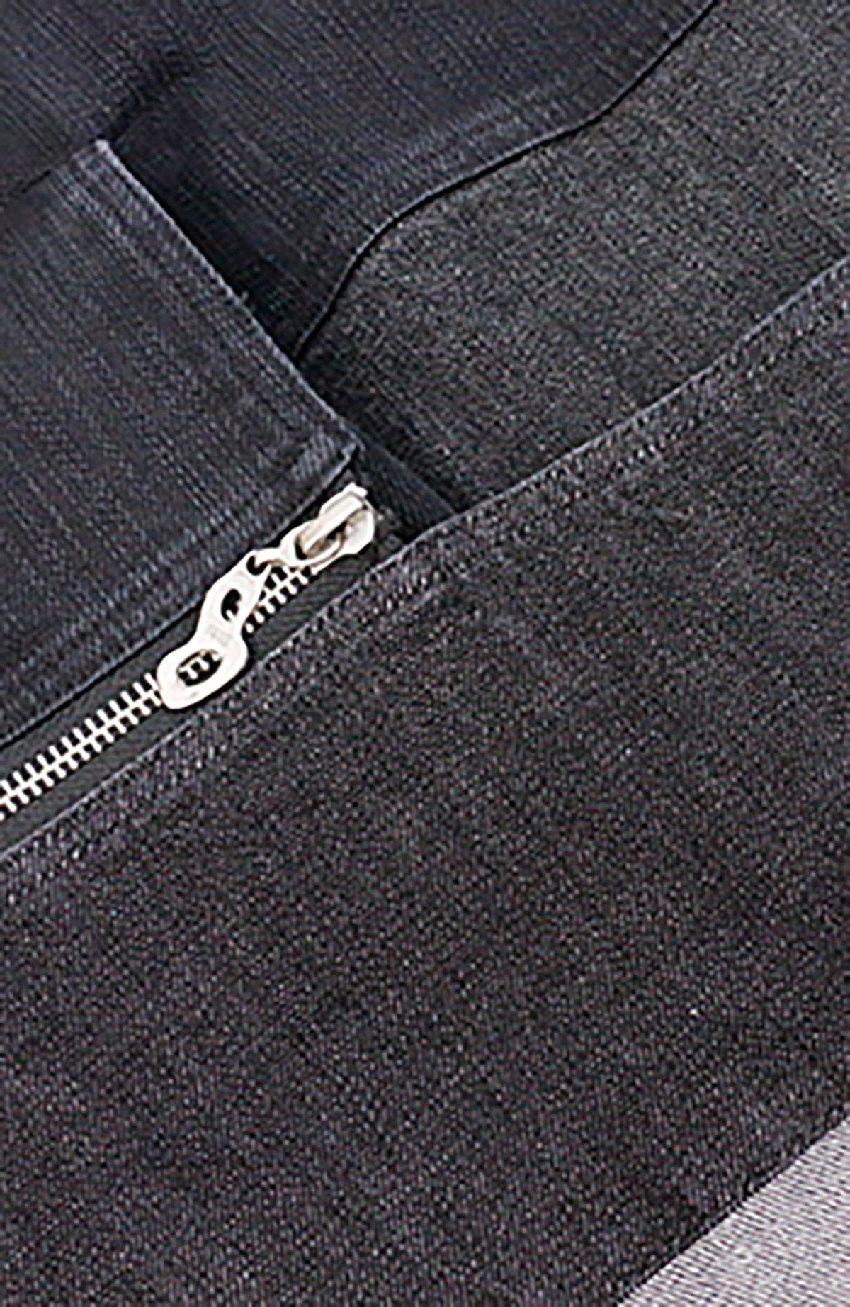 RELABEL Zippered Cargo Jeans