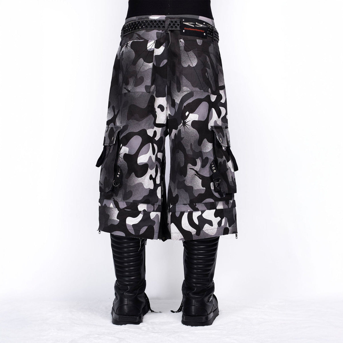 FVVO Distressed Rivet Strap Cargo Shorts Camo