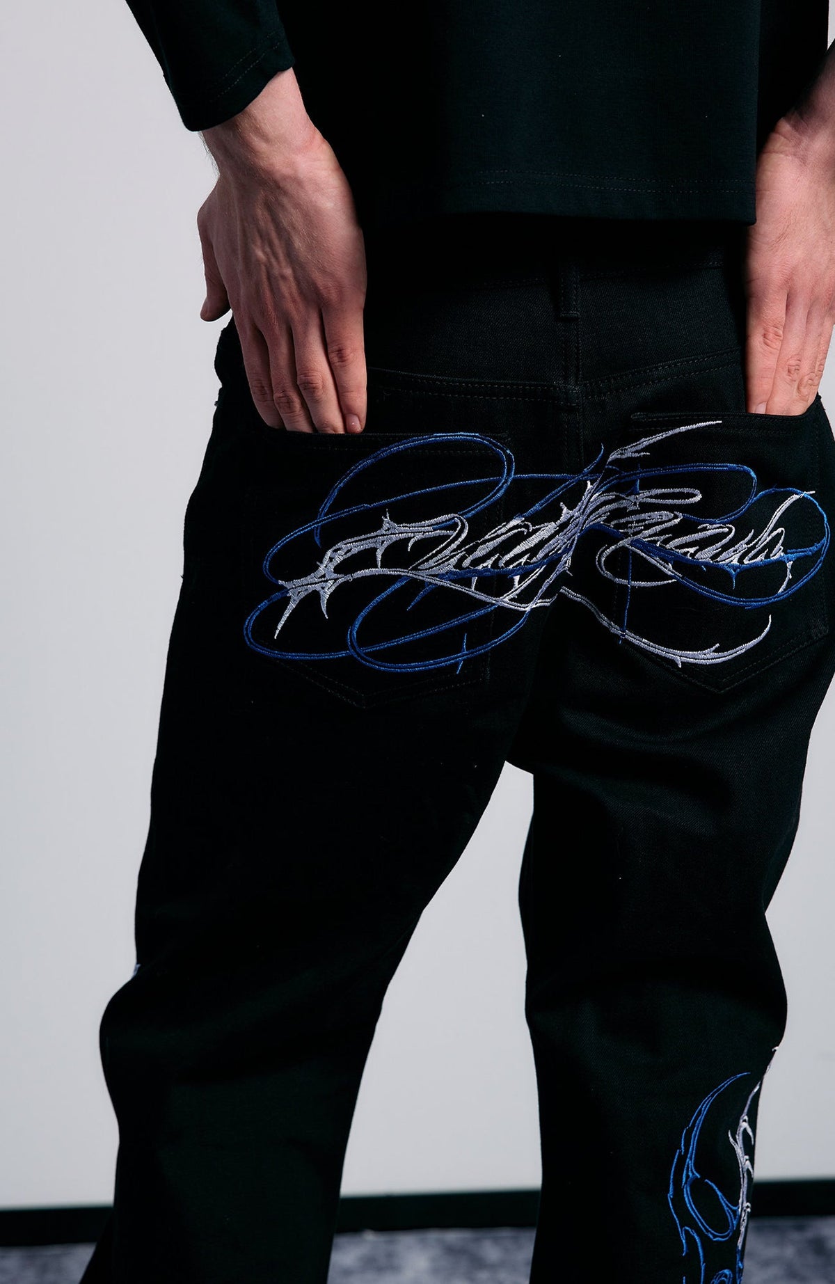 PAIKI Embroidered Thorn Floral Raw Selvedge Straight-Leg Jeans