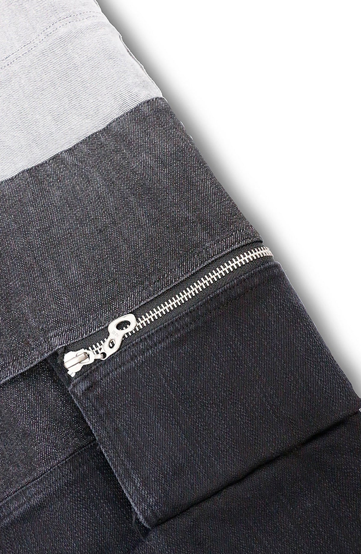 RELABEL Zippered Cargo Jeans