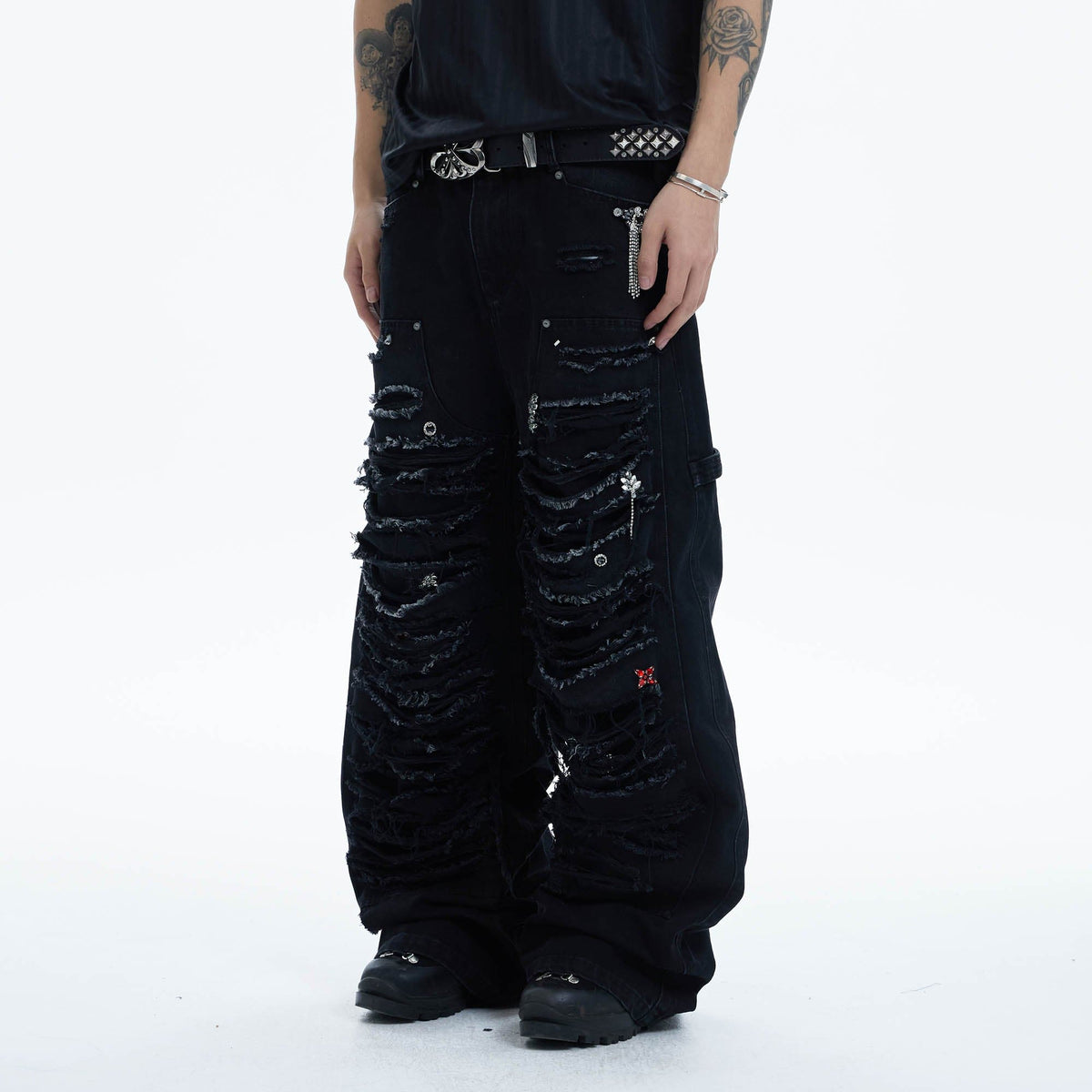DND4DES Shredded Rivet-Paneled Baggy Jeans