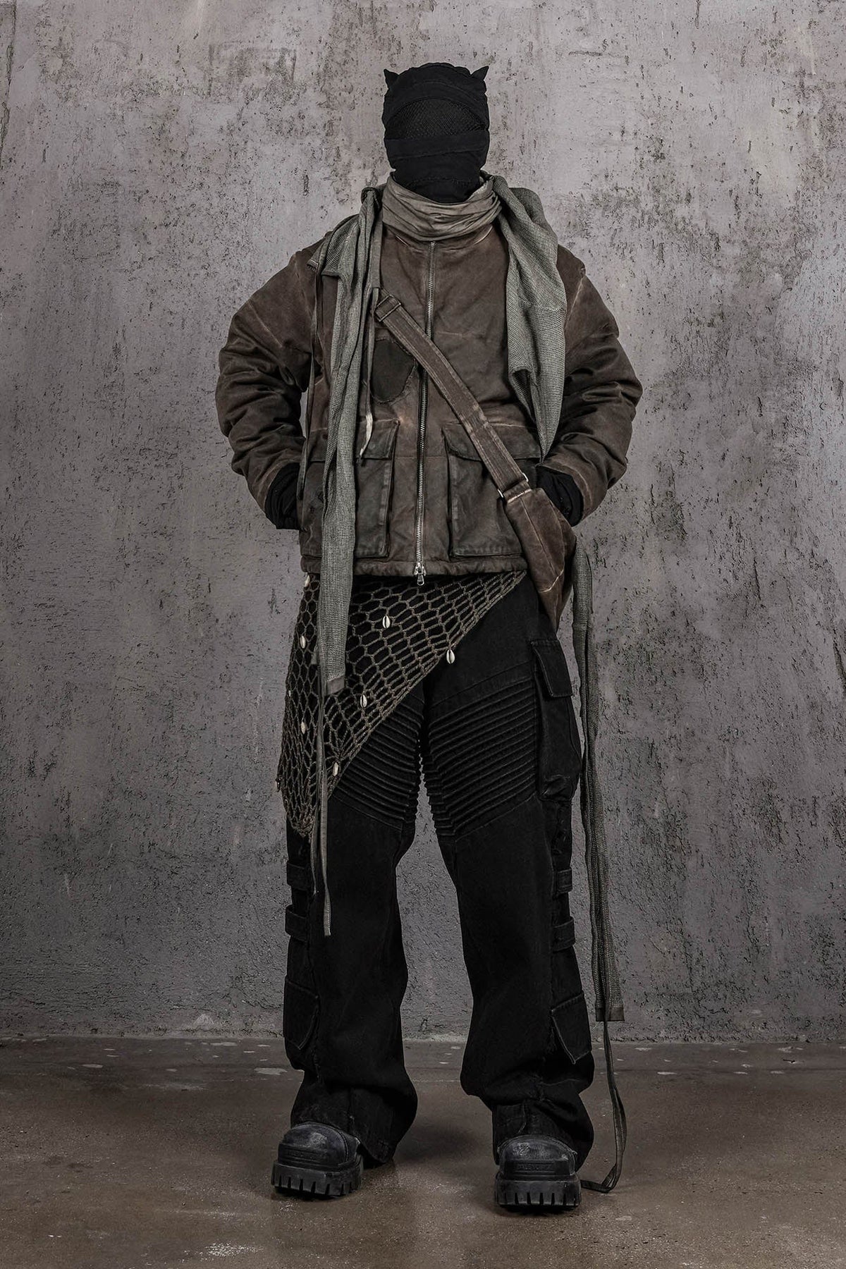 UNDERWATER Distressed Wanderer Patchwork Padded Jacket