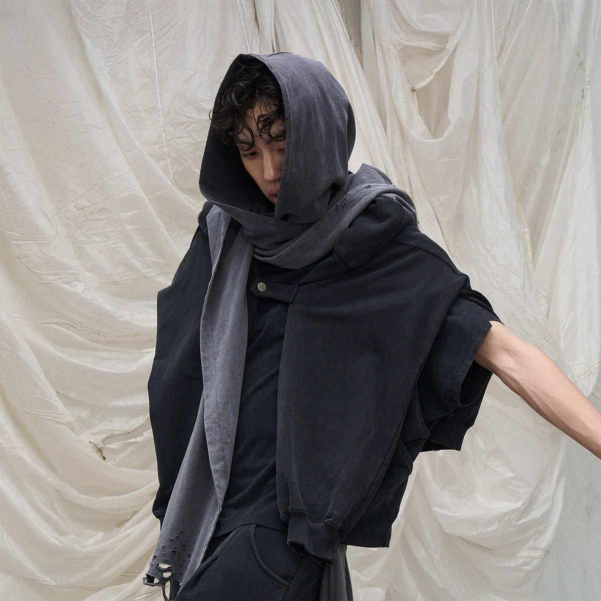 RELABEL Detachable Hood Scarf