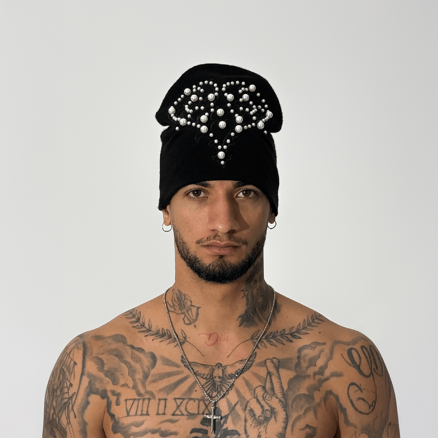TECNINEGROUP Pearl Heart Embroidered Knit Beanie