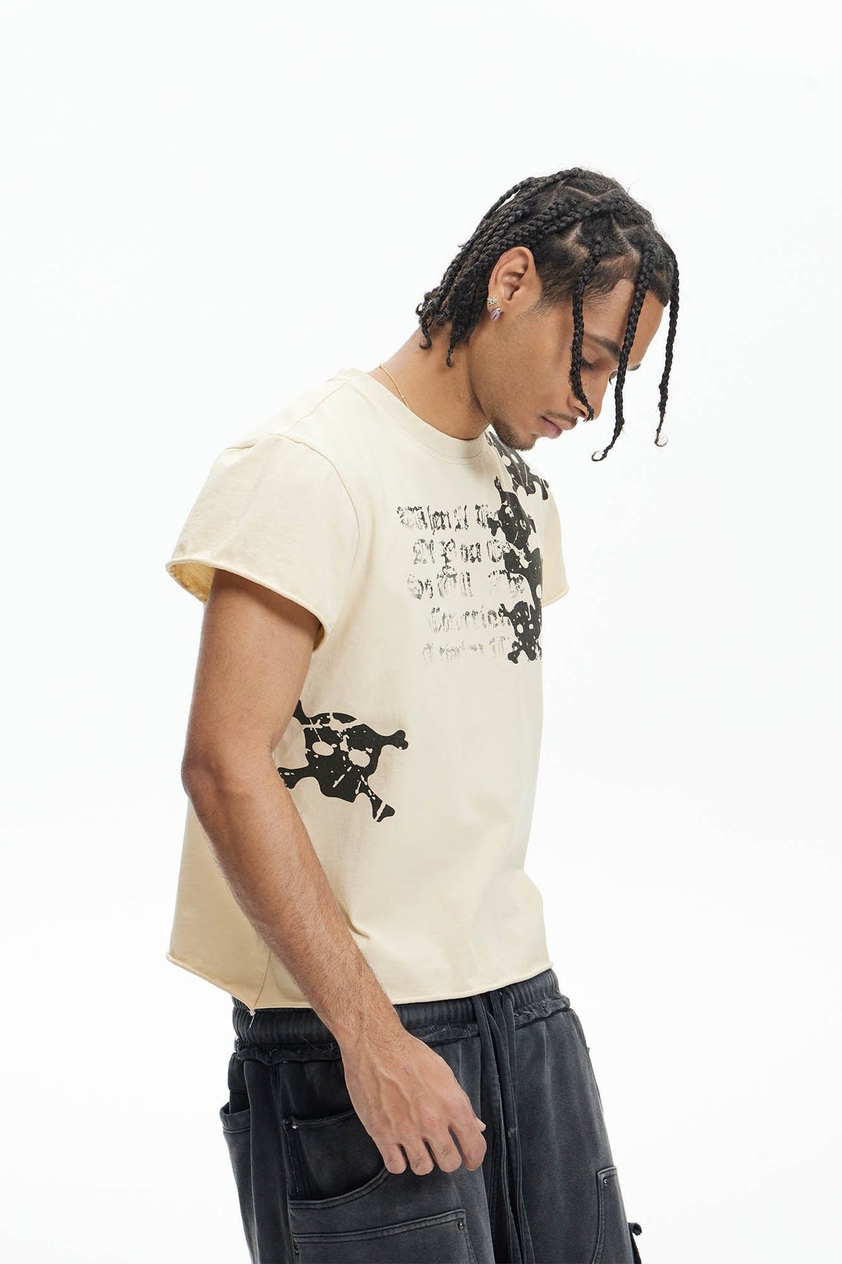 DND4DES Distressed Skull Graphic T-Shirt