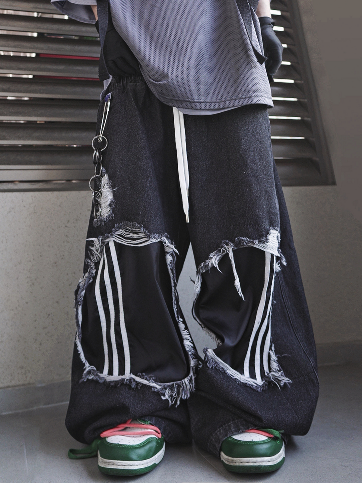 UUCSCC Distressed Wide-Leg Drawstring Jeans