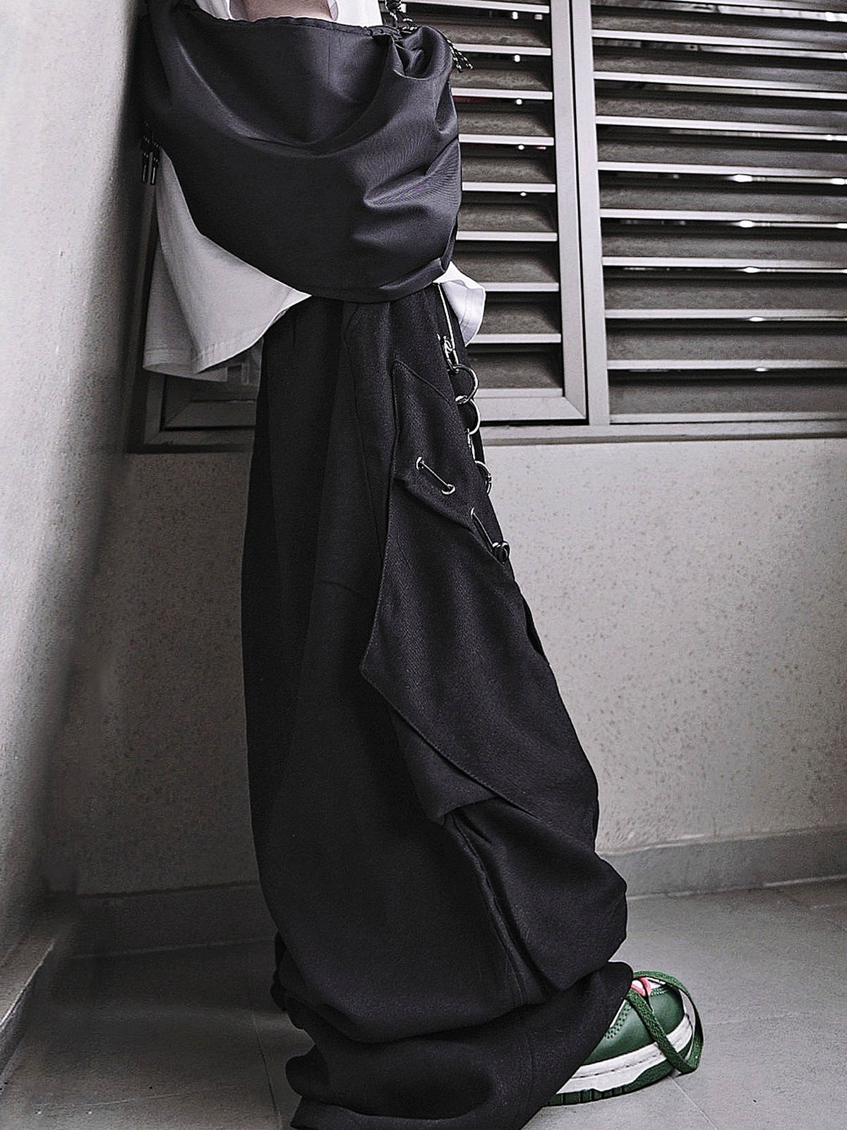 UUCSCC Multi-Pocket Curved Wide-Leg Pants