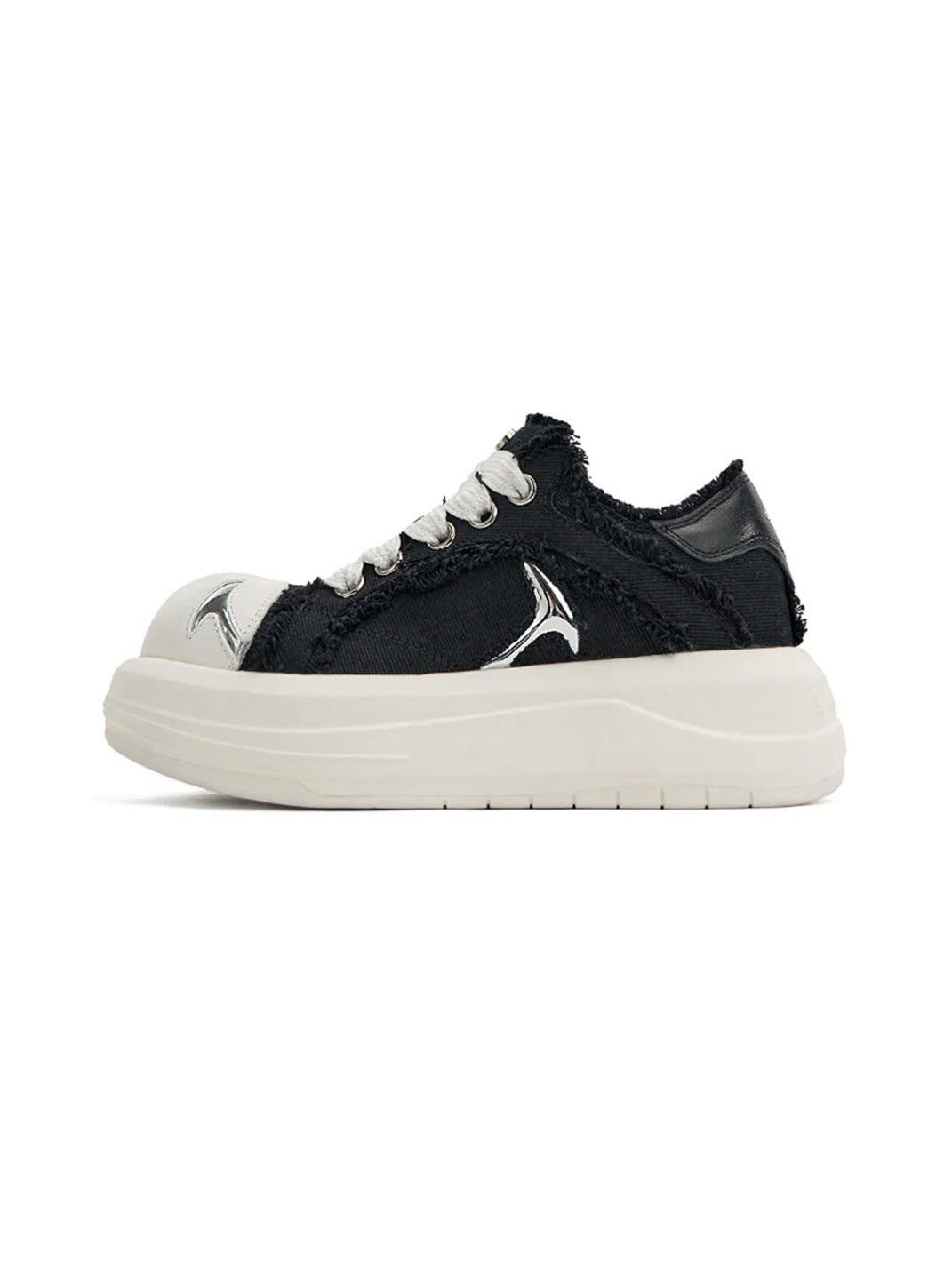Black Beluga Platform Skate Sneakers