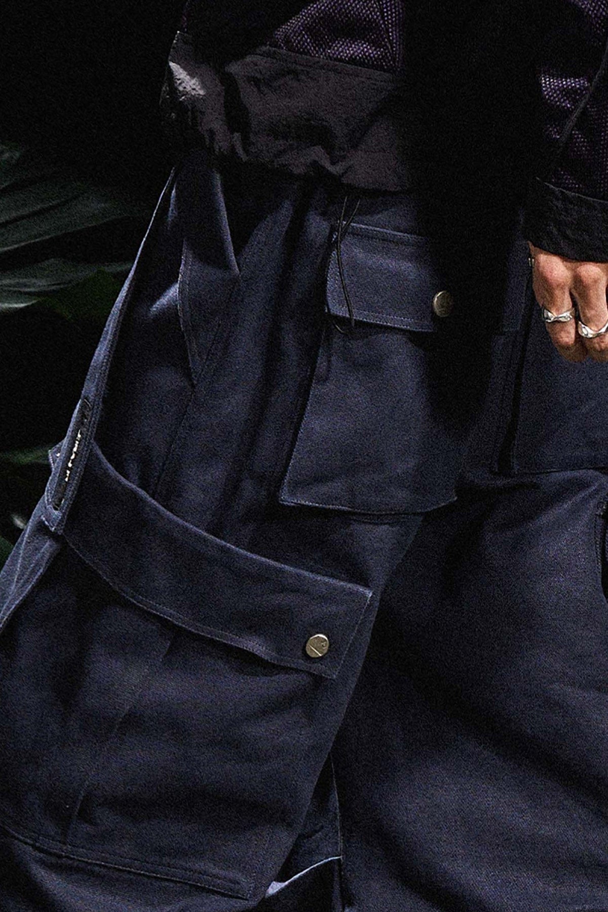 RELABEL Multi-Pocket Oversized Workwear Cargo Pants Dark Gray