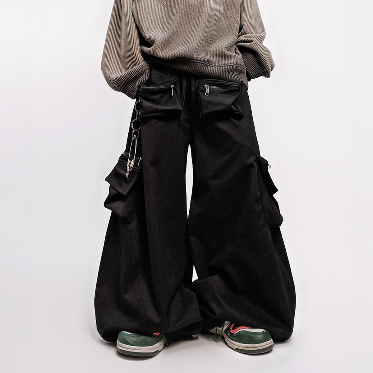 UUCSCC Curved Multi-Pocket Wide-Leg Cargo Pants