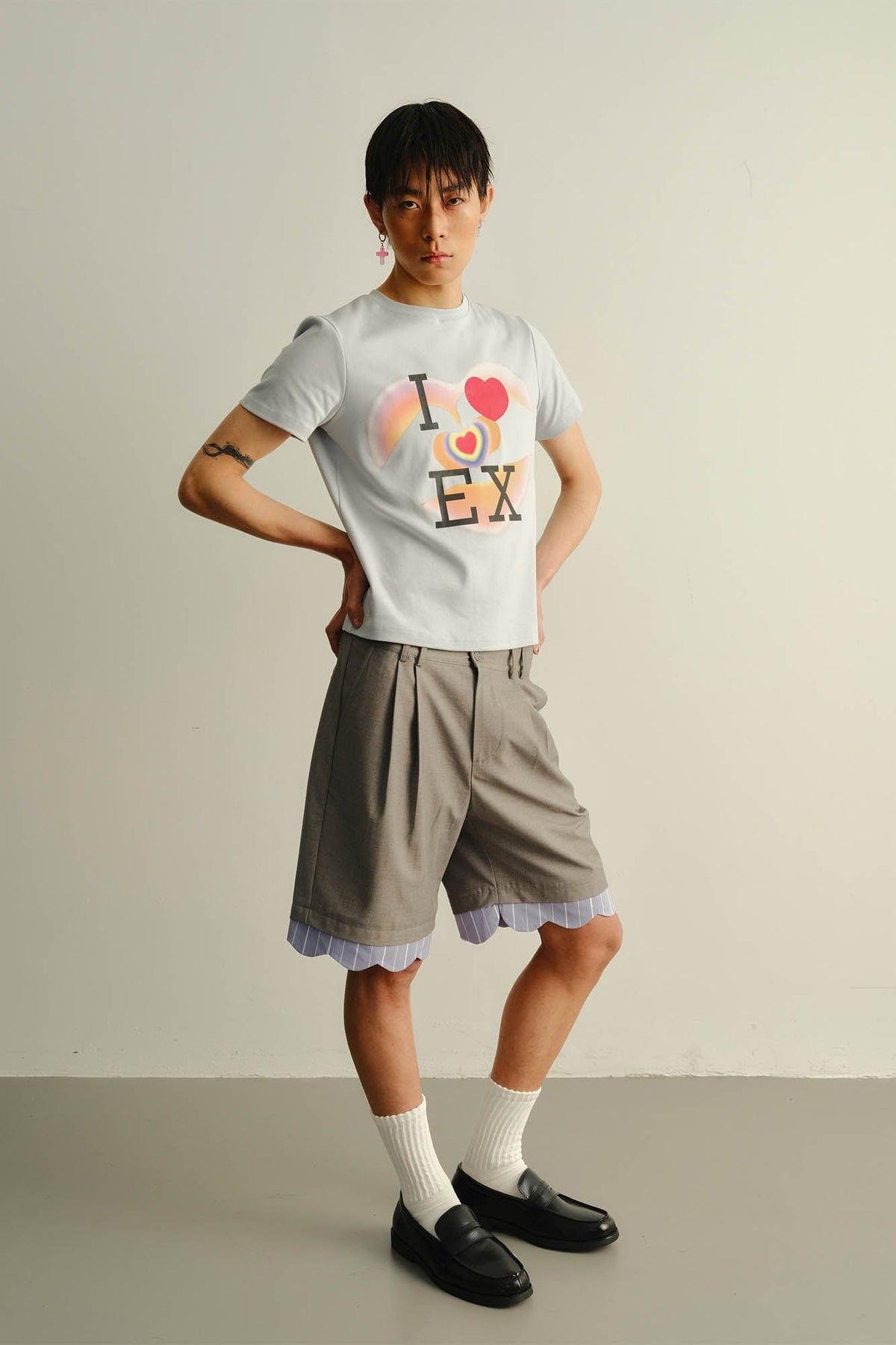 KADAKADA Scalloped Layered Hem Pleated Shorts