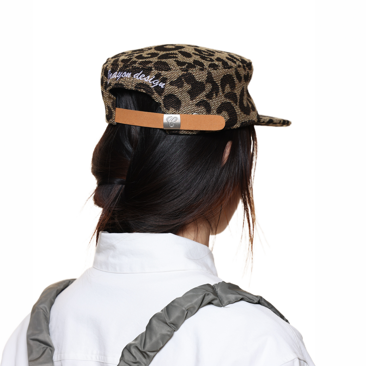 6CRAYON Leopard Embroidered Flat-Brim Baseball Cap