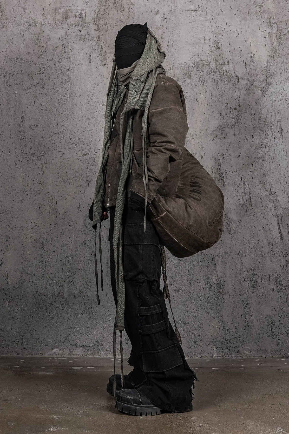 UNDERWATER Distressed Wanderer Patchwork Padded Jacket