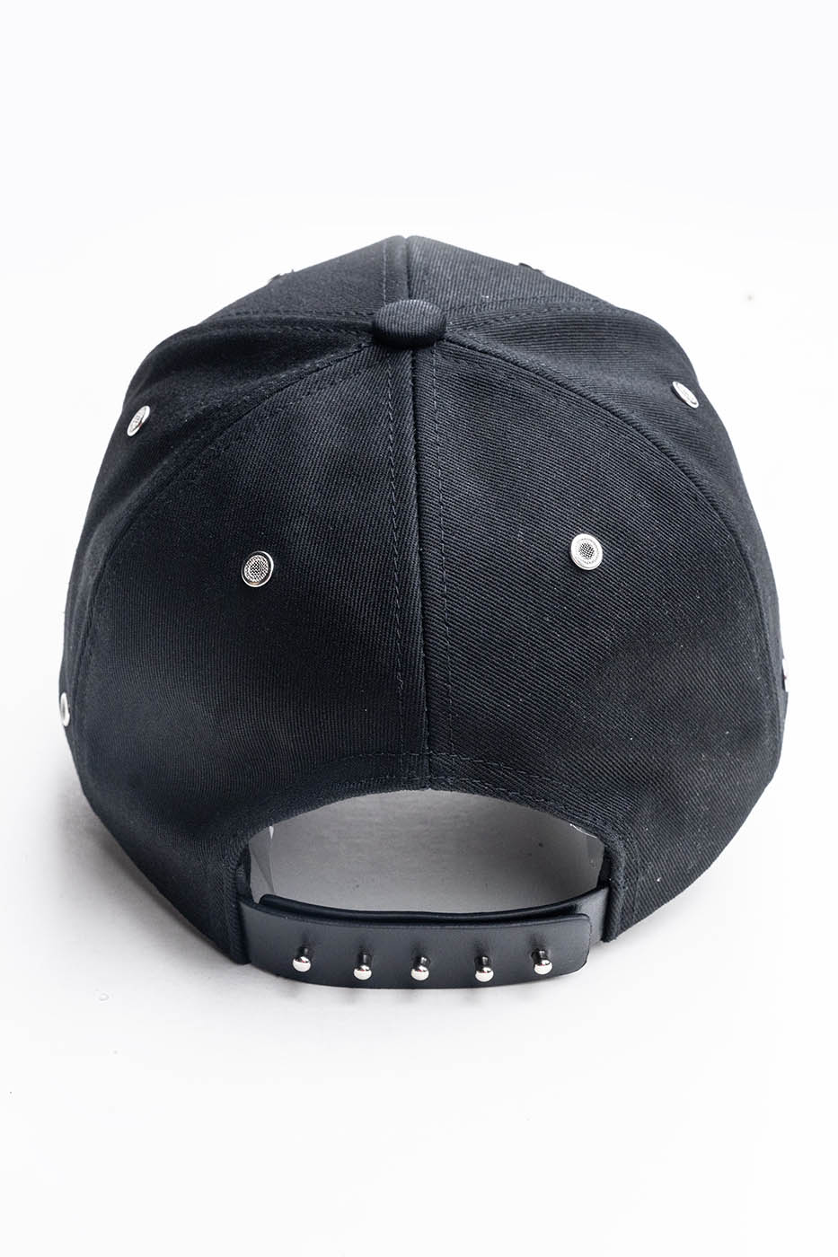 INSIDE OUT Chained Cut-Out Cap