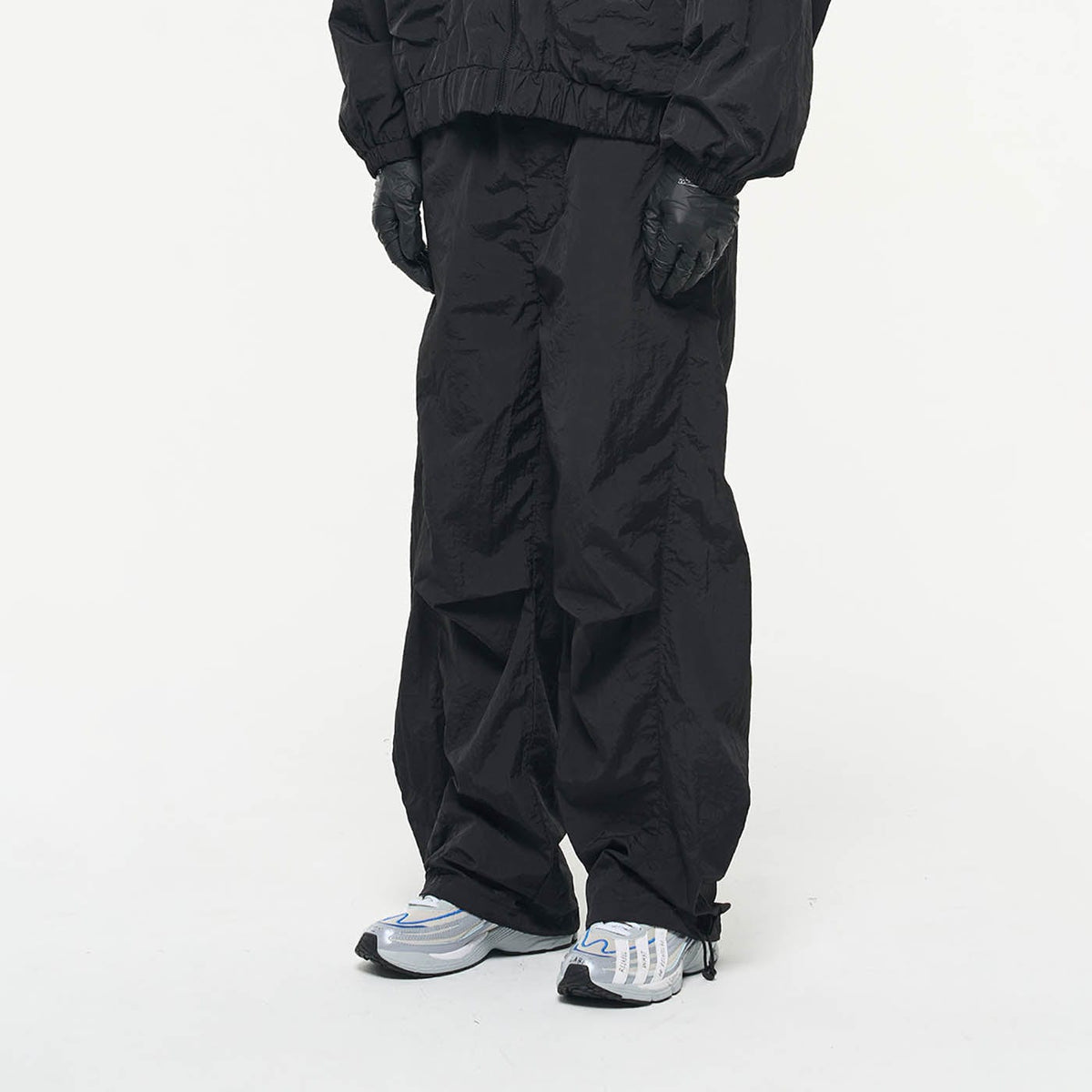 RELABEL Drawstring Pleated Wide-Leg Pants