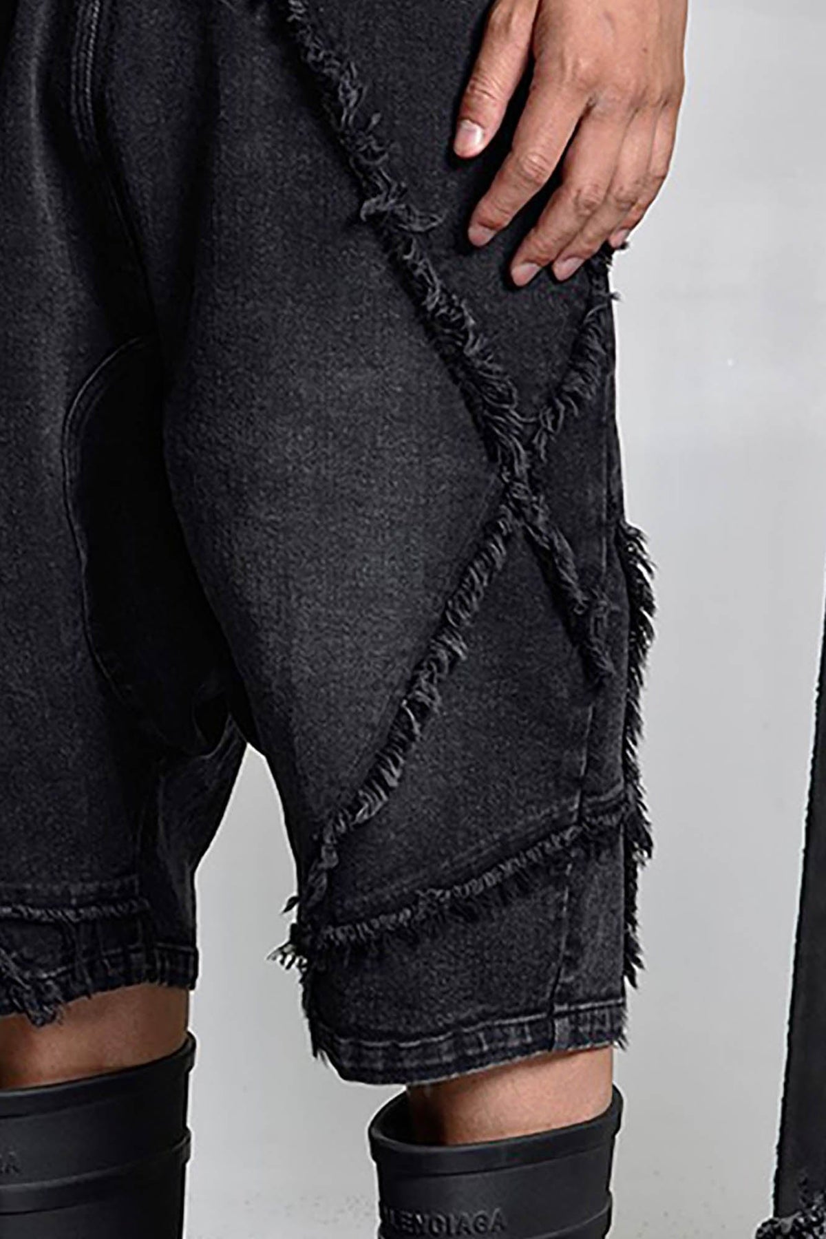 SSIN7 Washed Frayed Spliced Denim Shorts