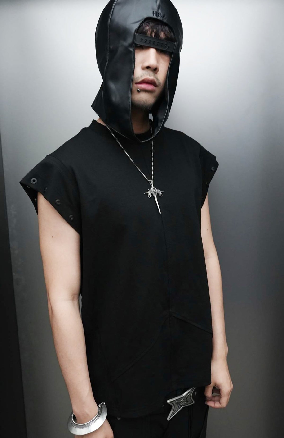 SSIN7 Thorn Cross Pendant Necklace