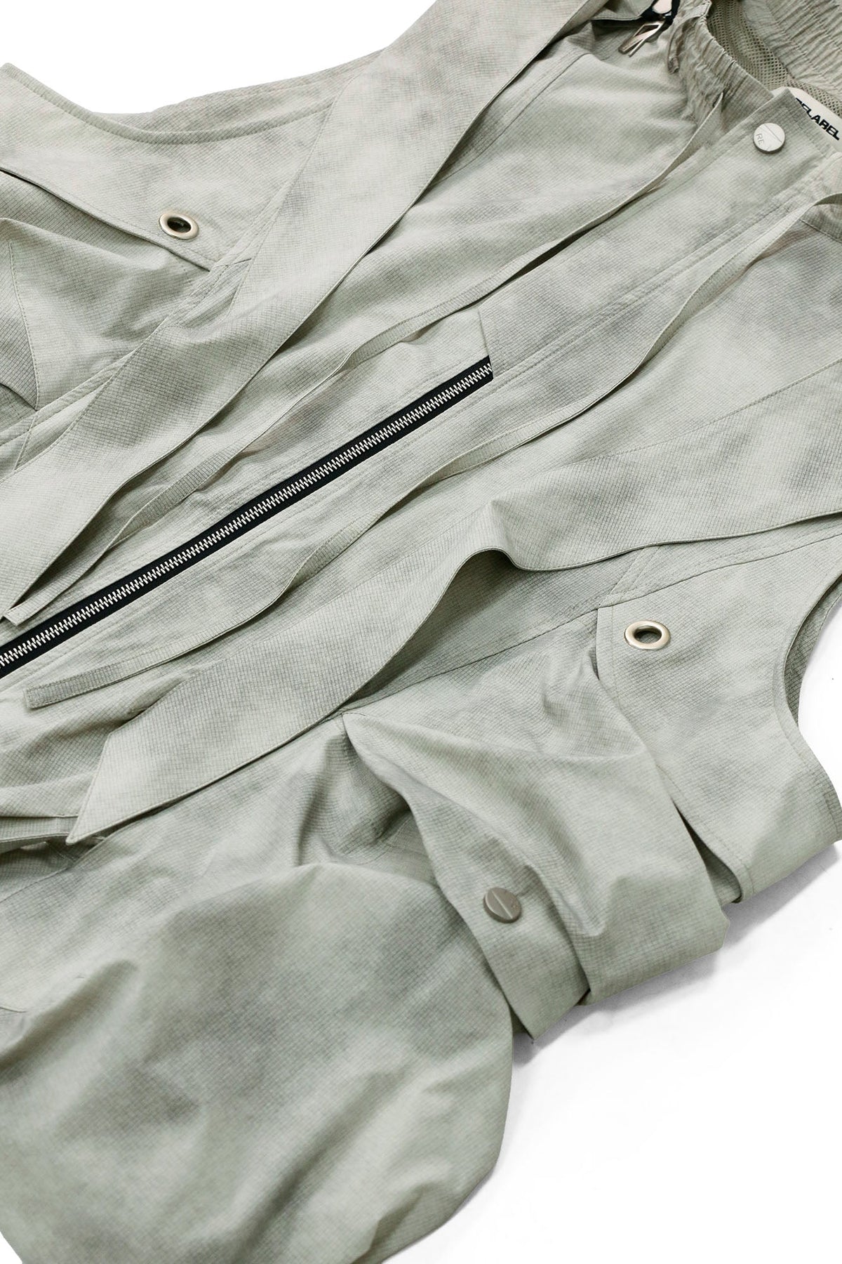 RELABEL Detachable Hood Big-Pocket Vest