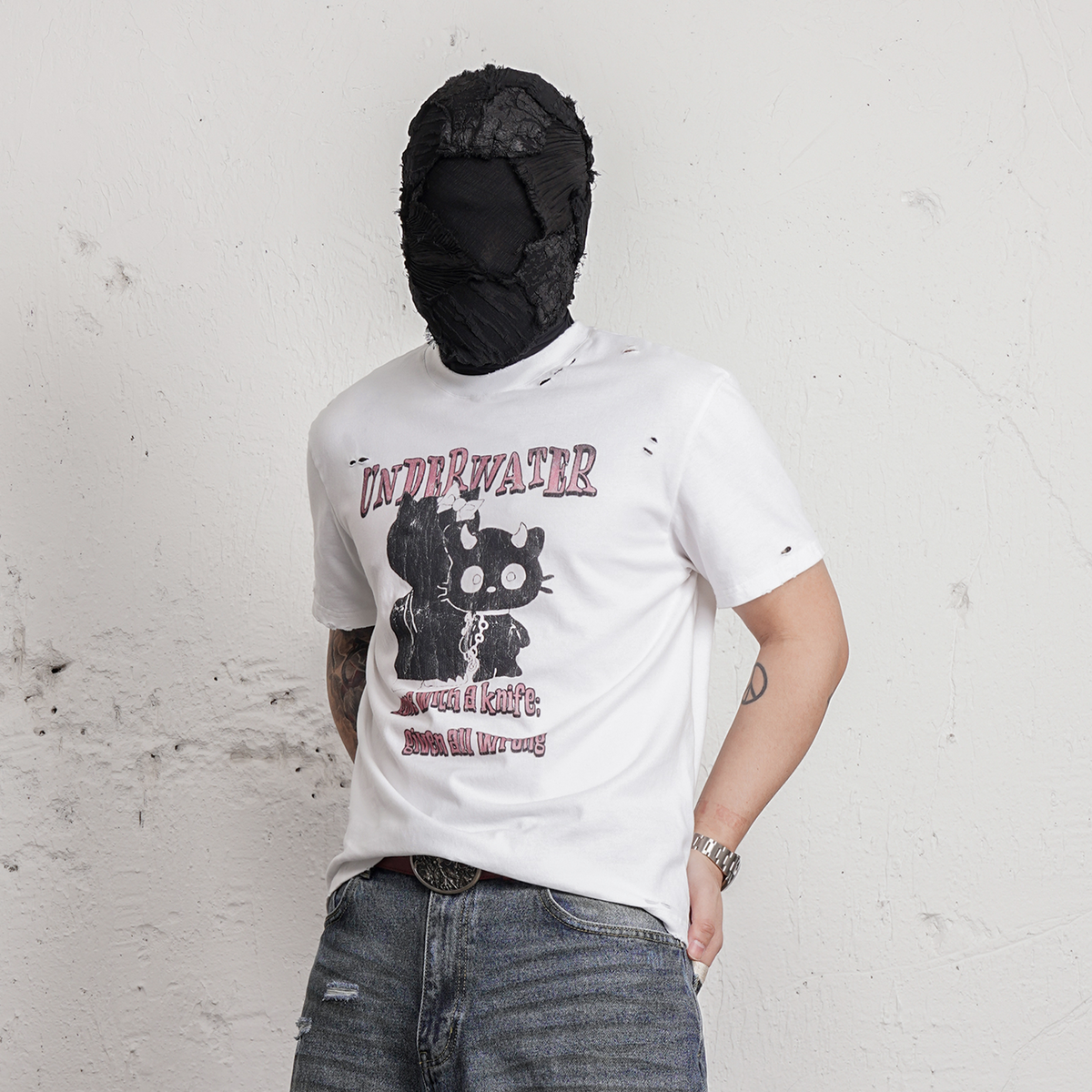 UNDERWATER Distressed Black Cat Graphic T-Shirt