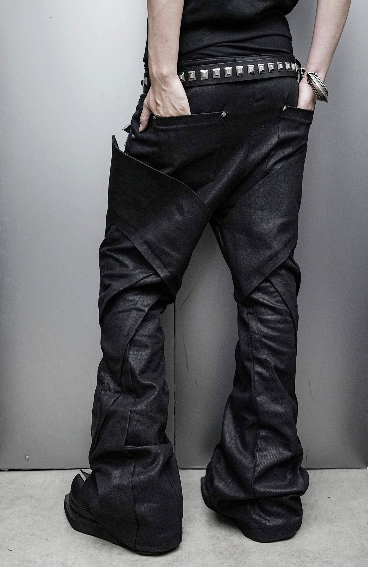 SSIN7 Wing Pocket Waxed Flared Jeans