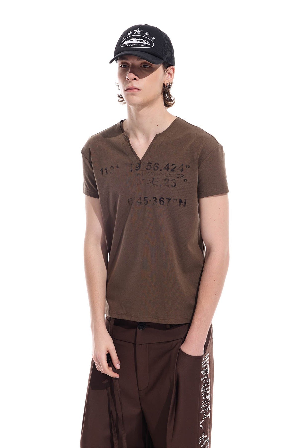 WHISTLEHUNTER Distressed Coordinate V-Neck T-Shirt