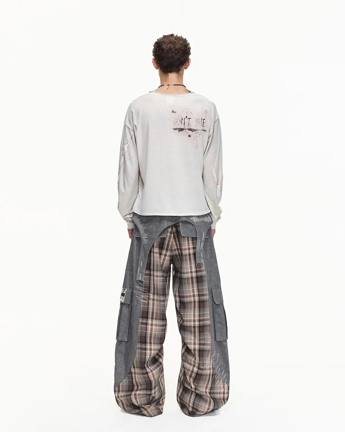 EMO Curved Sleeve Sweatshirt with "Bait & Follow" Theme