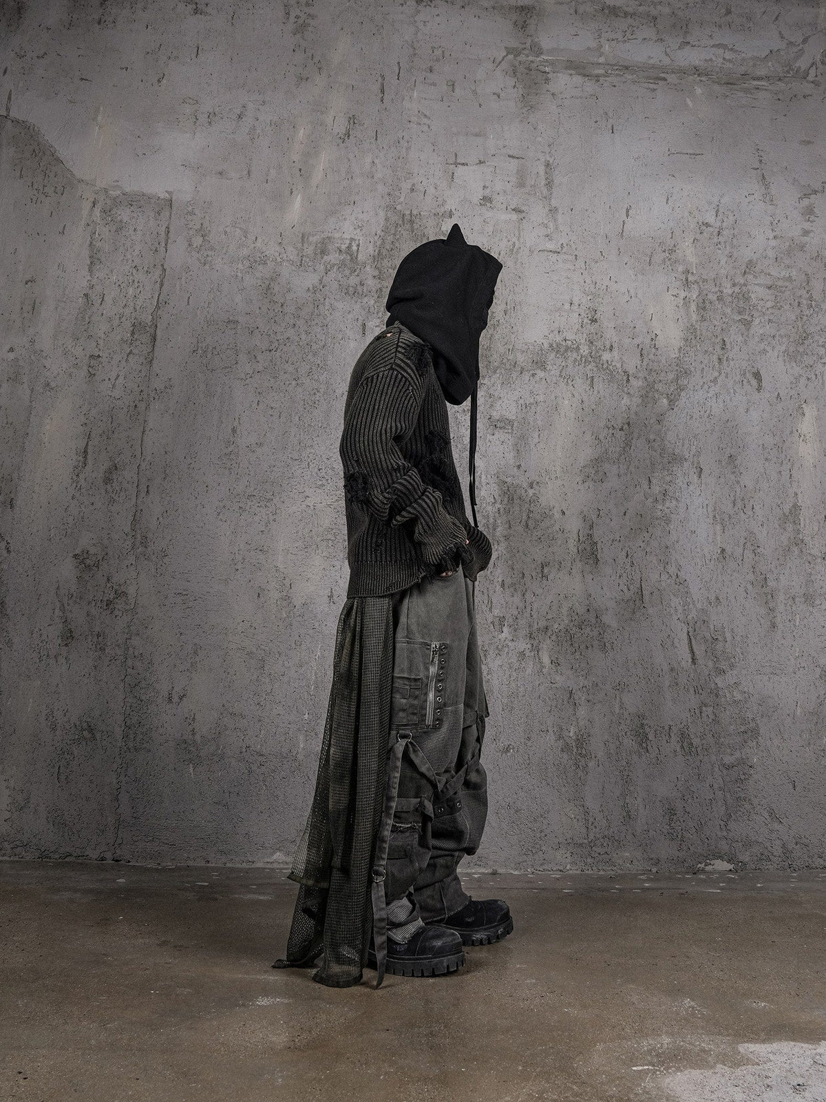 UNDERWATER Wasteland Ripped Sweater Charcoal