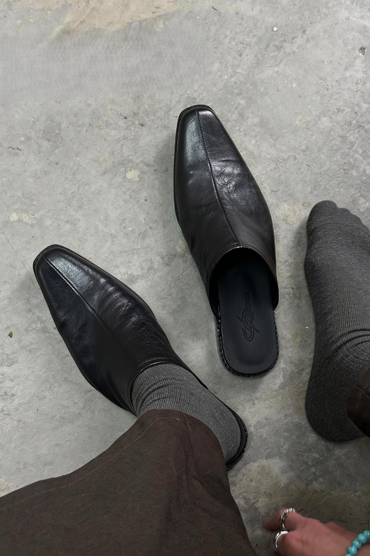 Pointed Horsehide Mule Shoes