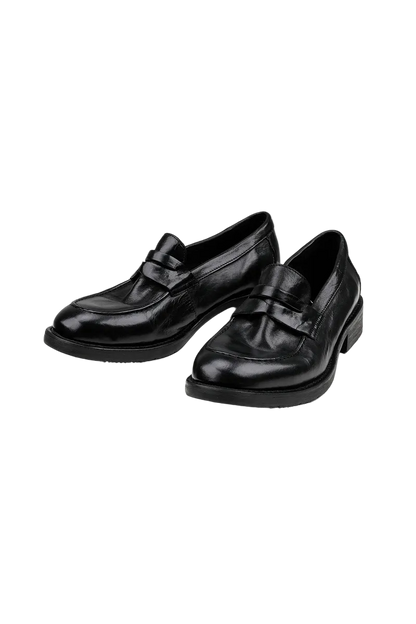 Distressed Pointed Loafer Shoes