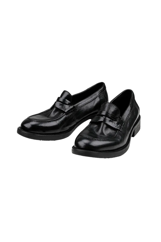 Distressed Pointed Loafer Shoes