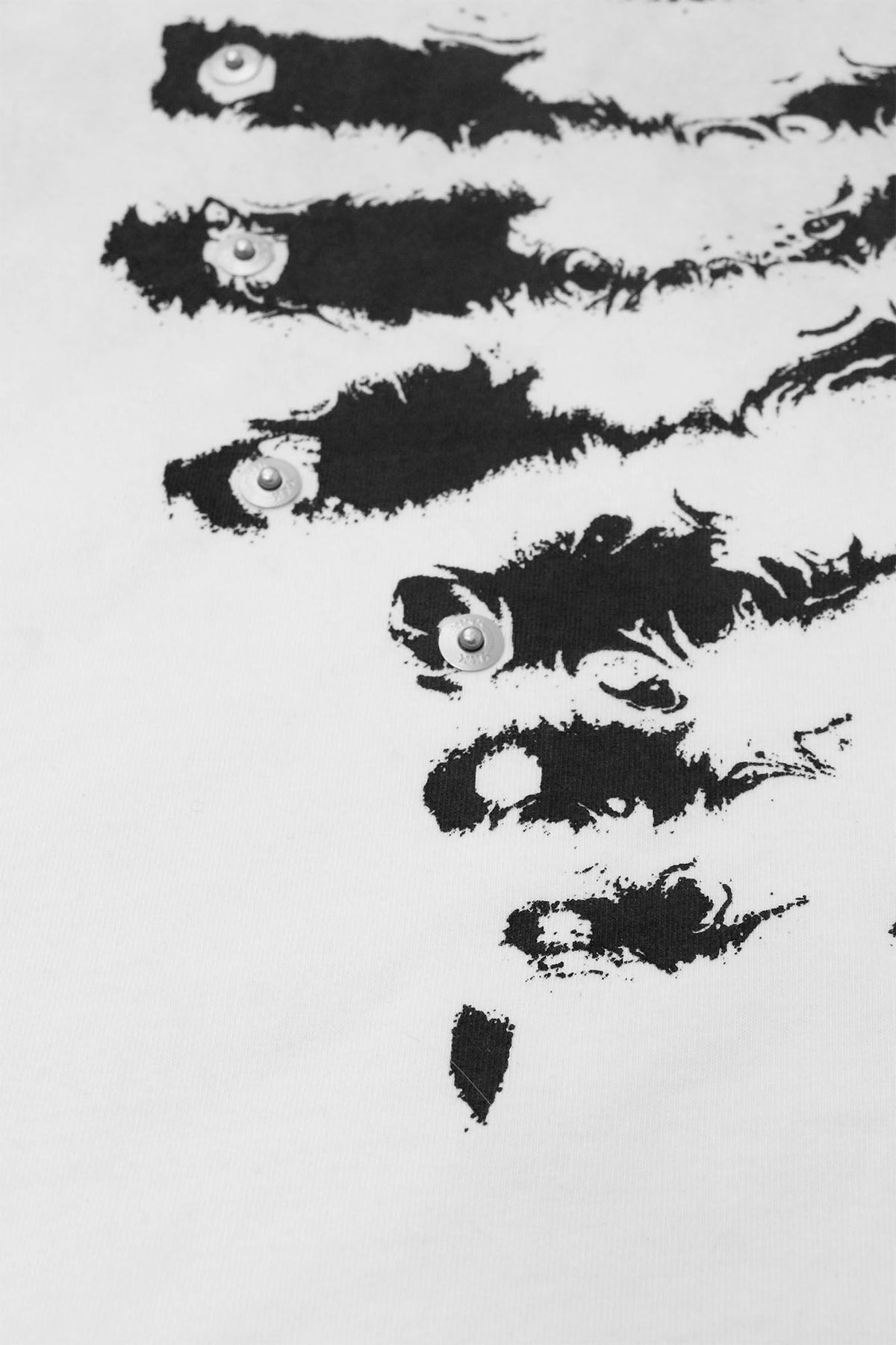RELABEL Skeleton Graphic Rivet Long-Sleeve Tee