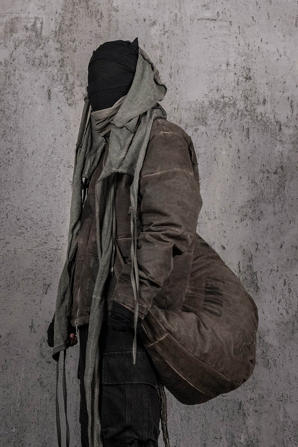 UNDERWATER Distressed Wanderer Crescent Bag