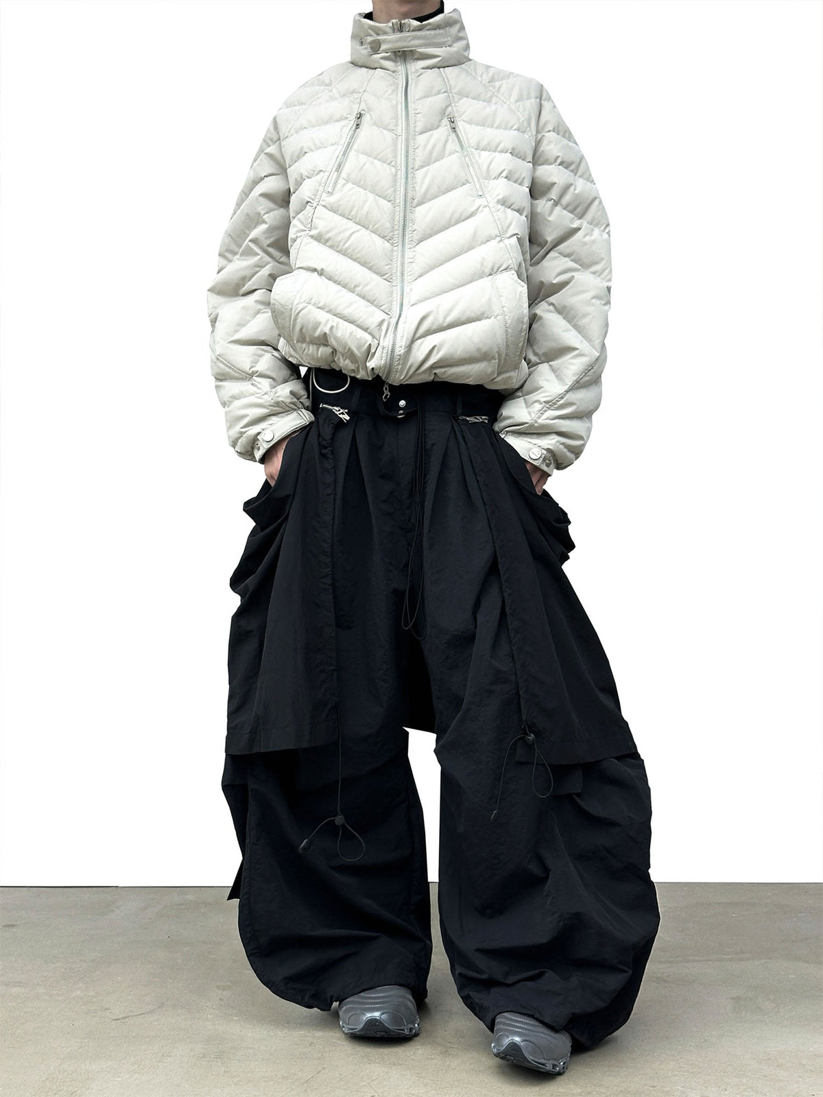 RELABEL V-Segment Ribcage Puffer Jacket White