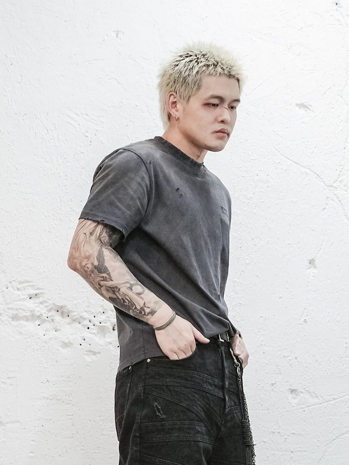 UNDERWATER Devil Distressed T-Shirt